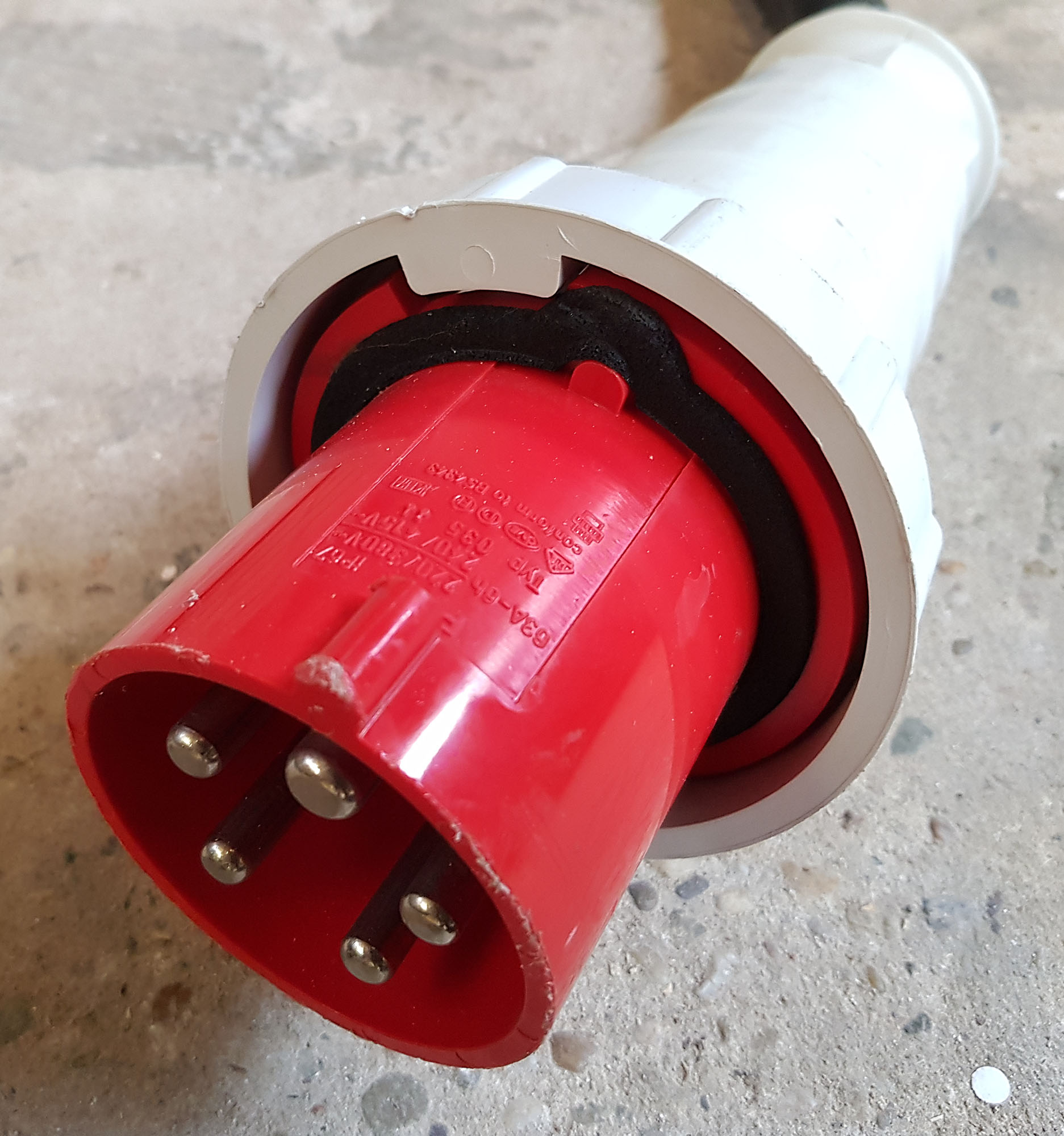 Arrival of the C220: 06 power plug