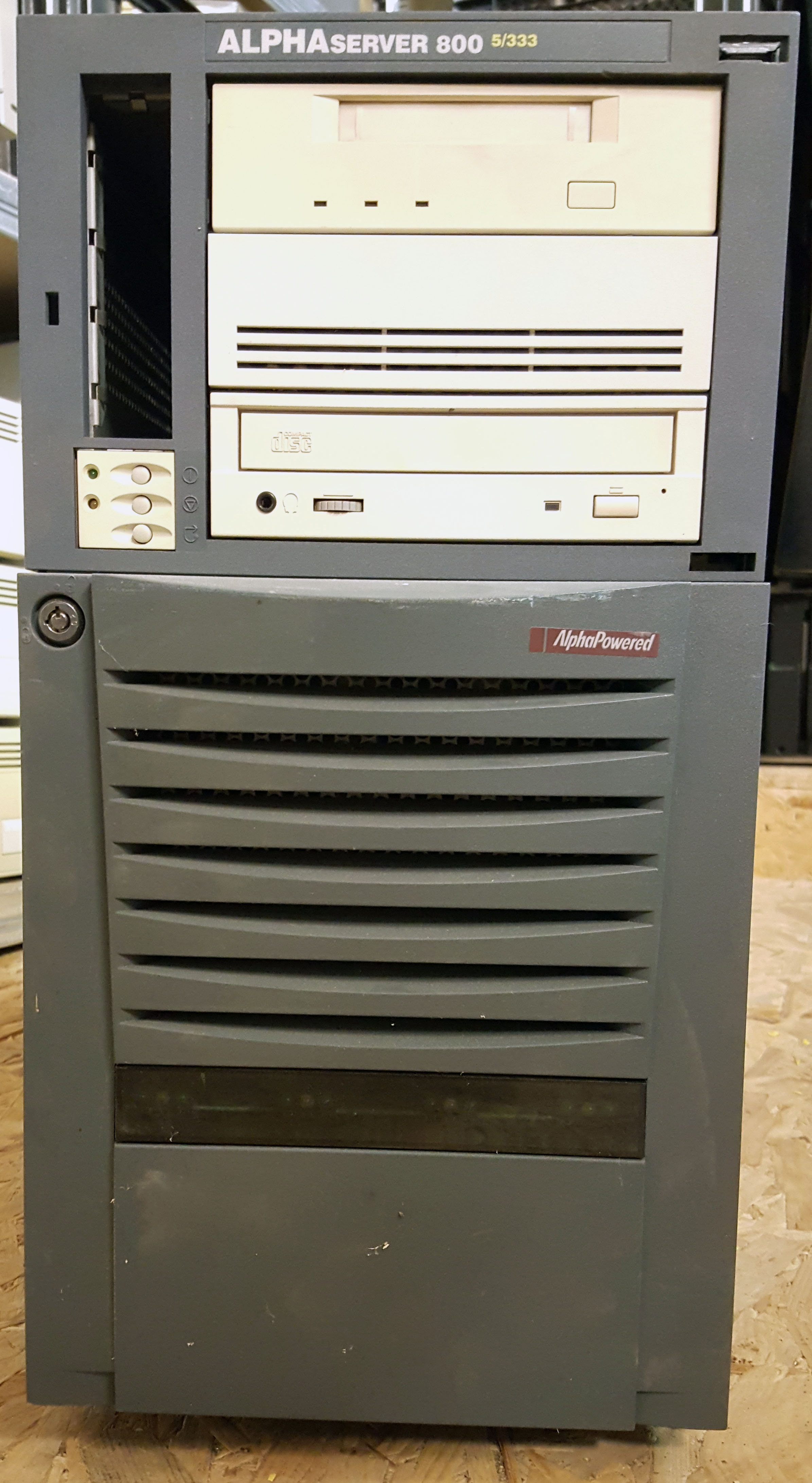 AlphaServer 800: 2016 11 19 10.33.44